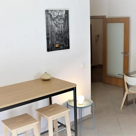 Lovely In By The Apartman